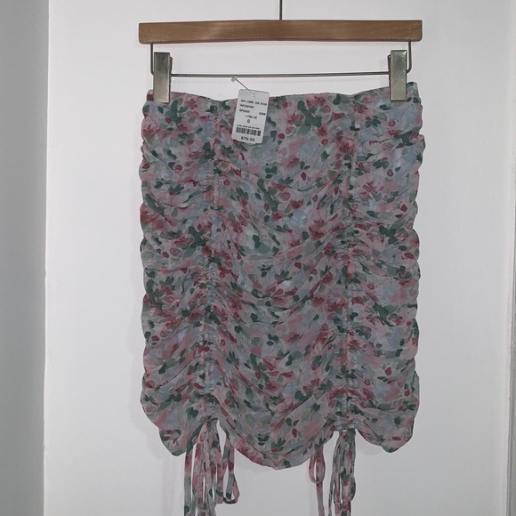 Floral Ruched Side Mini Skirt - Picture 4 of 5